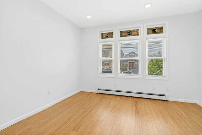 Building Photo - 344 Danforth Ave