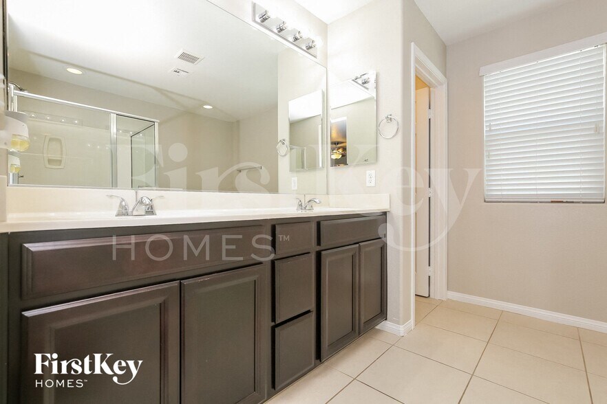 Building Photo - 5605 N Balsam St