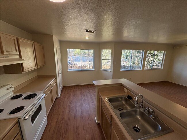 Building Photo - 111 Cedar Ln