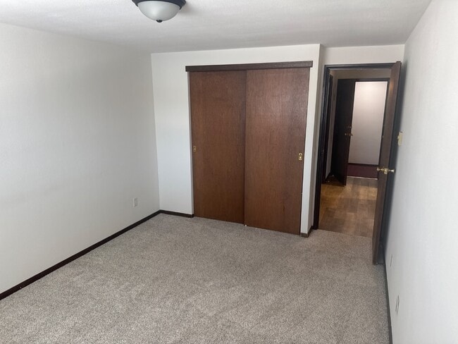 Building Photo - 5858 Anthony Pl