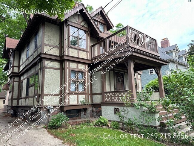 Building Photo - 429 Douglas Ave