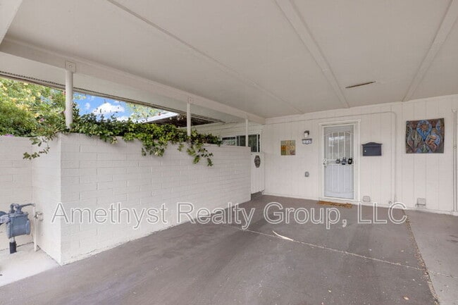Building Photo - 10547 W Coggins Dr