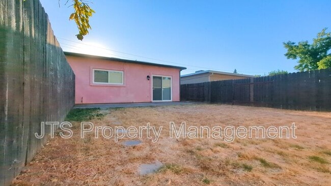 Building Photo - 10402 S White Rock Rd