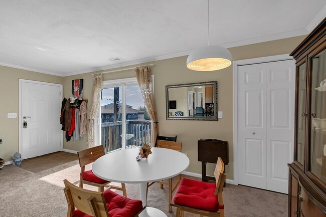 Building Photo - Call Sabrina at 757-767-0767 to schedule a tour!