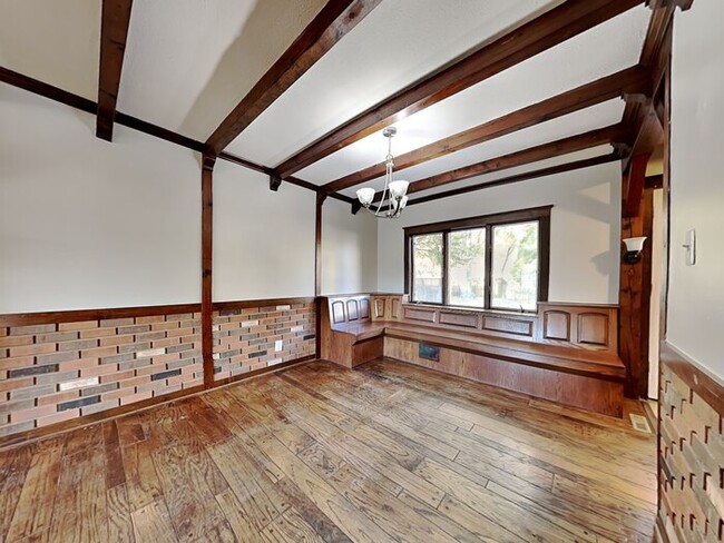 Building Photo - 414 Spring Ave