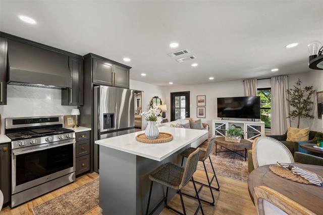 Building Photo - 6601 E Mockingbird Ln