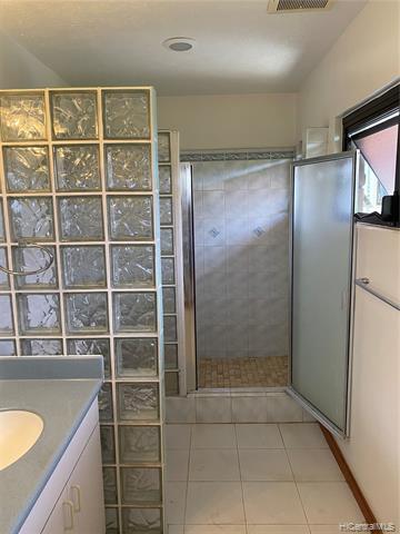 Building Photo - 1580 Ala Hahanui St