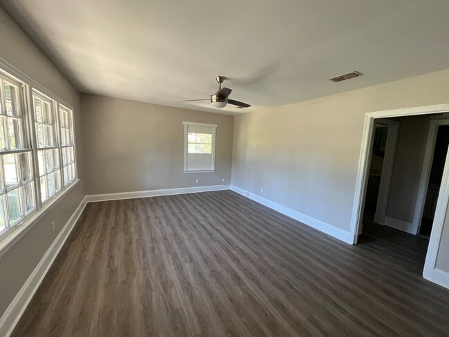 Building Photo - 316 Myrtle Dr