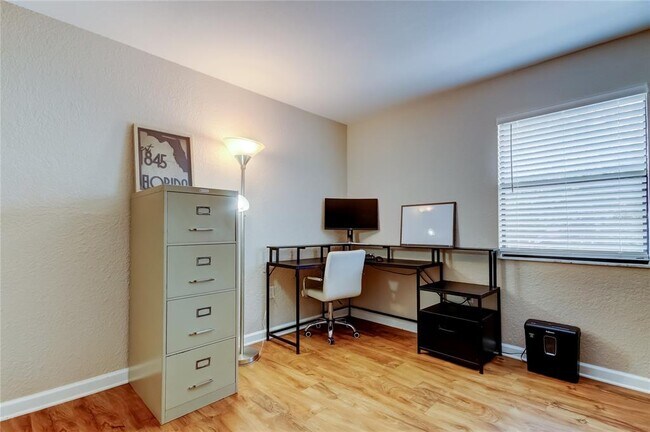 Building Photo - 12261 Sailwinds Dr