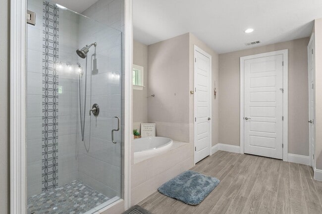 Building Photo - 106 Hibernate Way