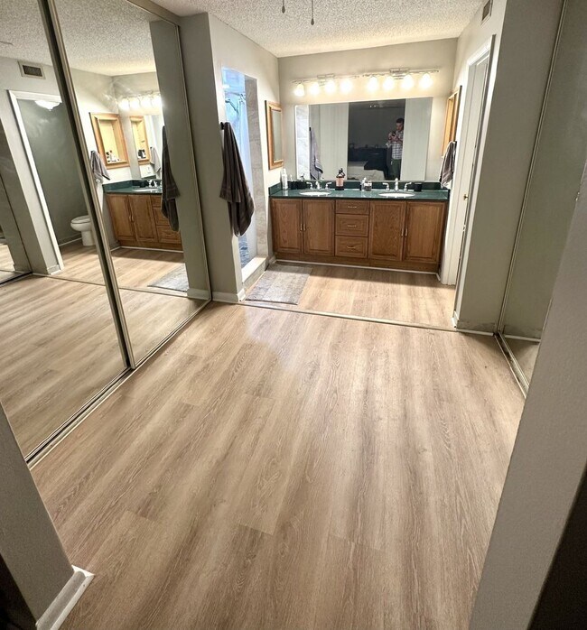Building Photo - 2BR/2.5BA Townhome in the Heart of Palm Beach Gardens