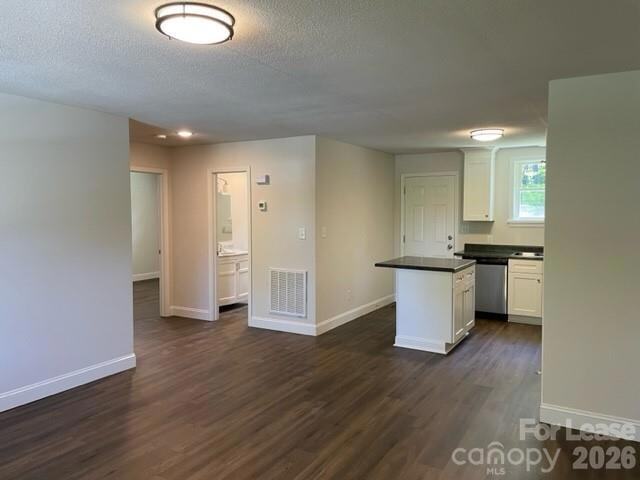 Building Photo - 804 Spencer Rd NE