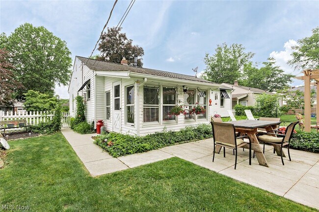 Building Photo - 8279 Westmoor Rd