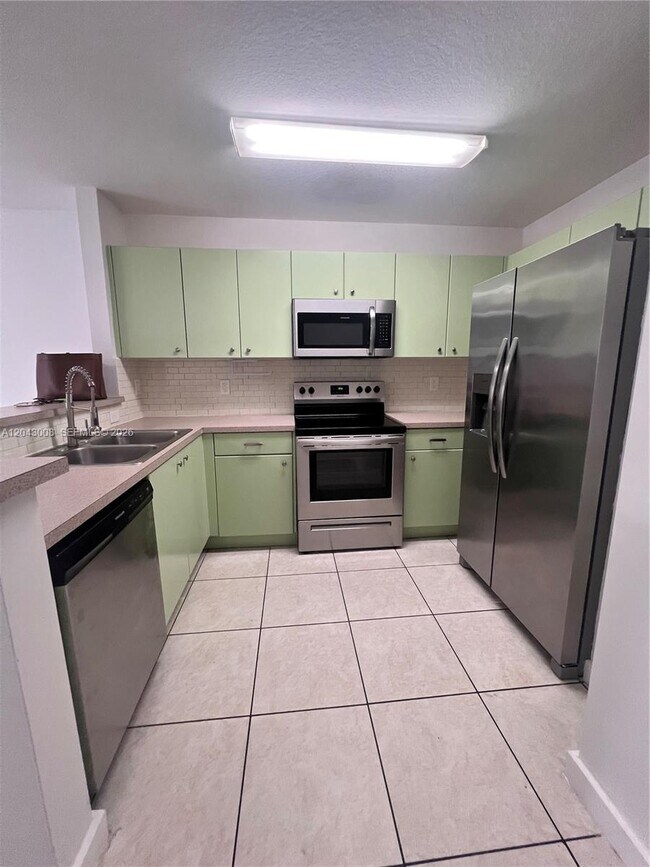Building Photo - 20613 SW 93rd Ave