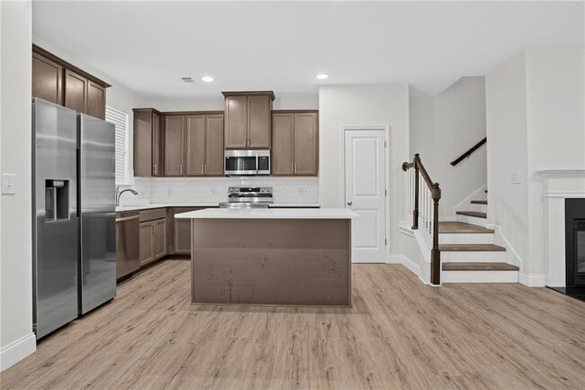 Building Photo - 4933 Longview Walk