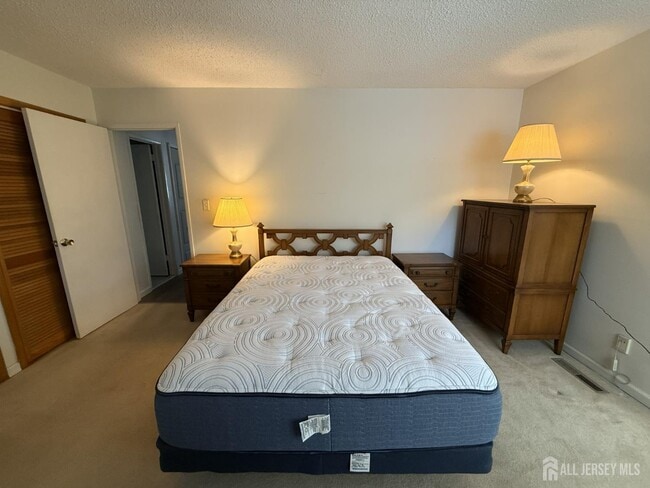 Building Photo - 10 Tyndall Rd