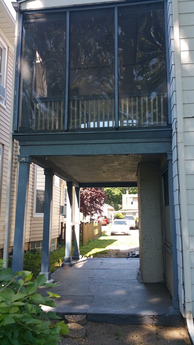 Building Photo - 1609 S 5th St
