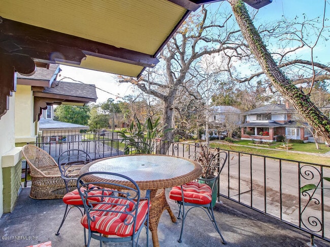 Building Photo - 2116 Herschel St