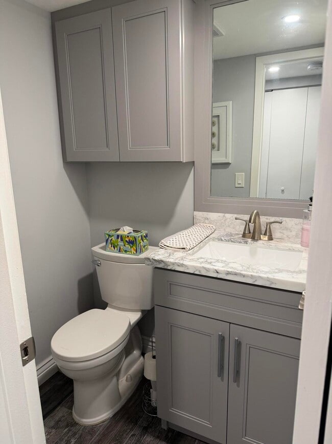 Building Photo - 387 Mansfield I