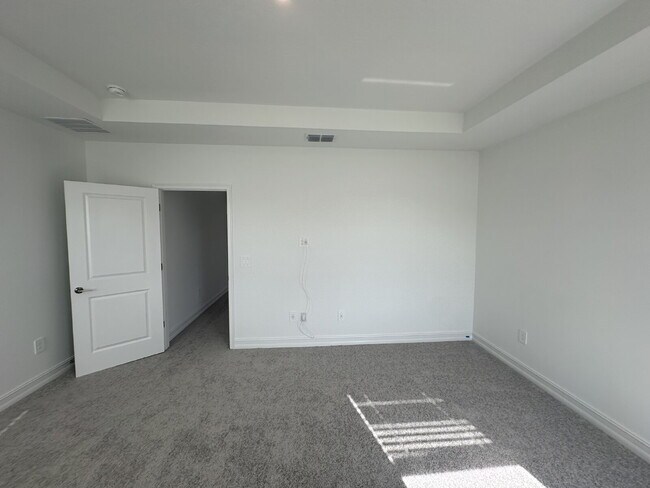 Building Photo - 11748 71st Ave E