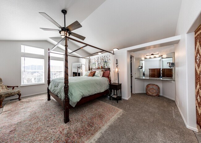 Building Photo - Beautiful 4 Bedroom Home in North Gate D20