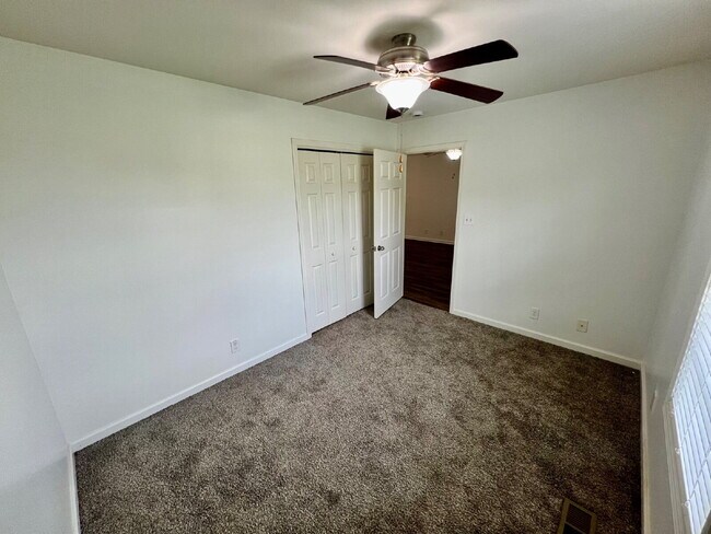 Building Photo - 505 Paula Dr