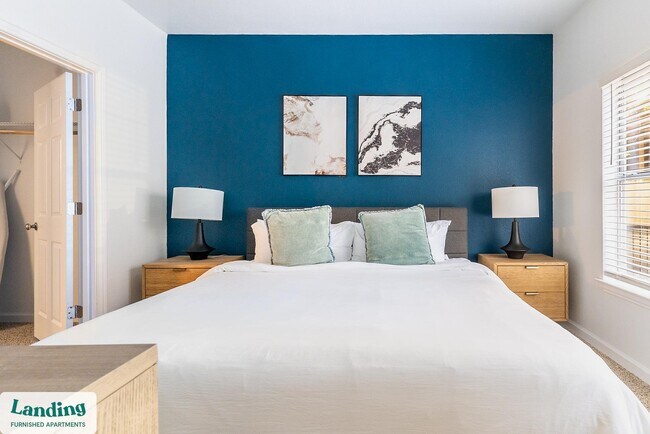 Building Photo - 1000 Henderson St