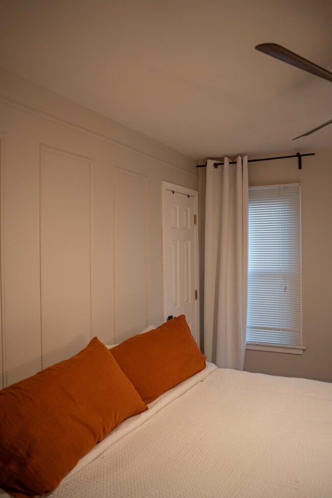 Building Photo - 1900 Mitchell Terrace