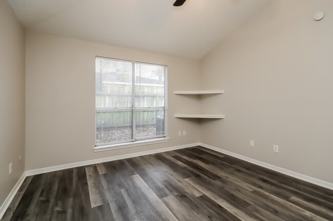 Building Photo - 7819 Terra Cotta Dr