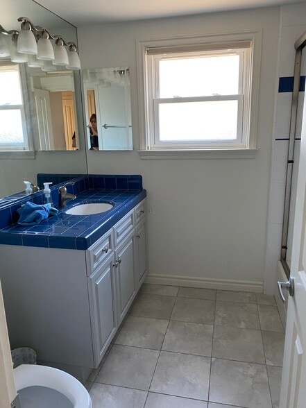 Bath - 5914 Flambeau Rd