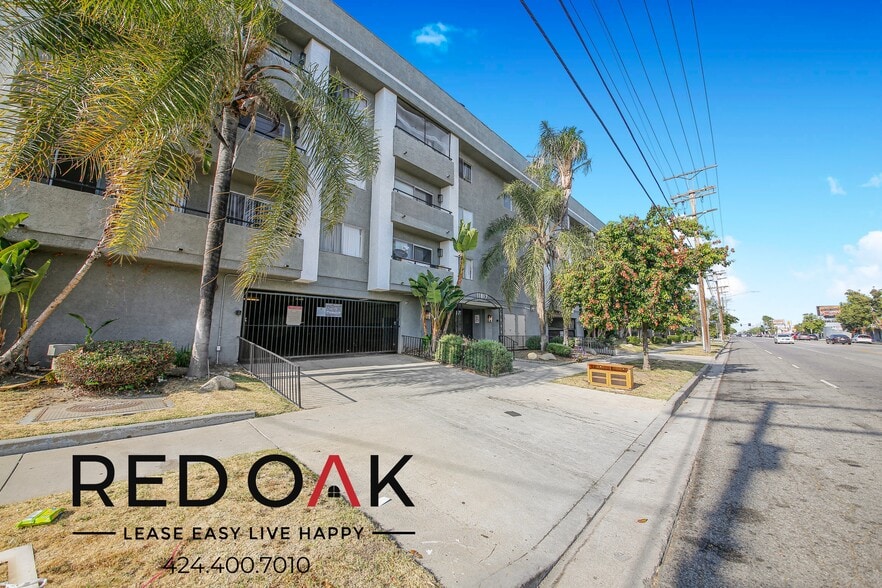 Building Photo - 11817 Victory Blvd