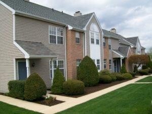 Building Photo - Great ‘Seven Oaks’ 3 Bedroom Condo
