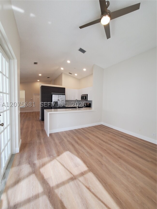 Building Photo - 858 Briar Ridge Rd
