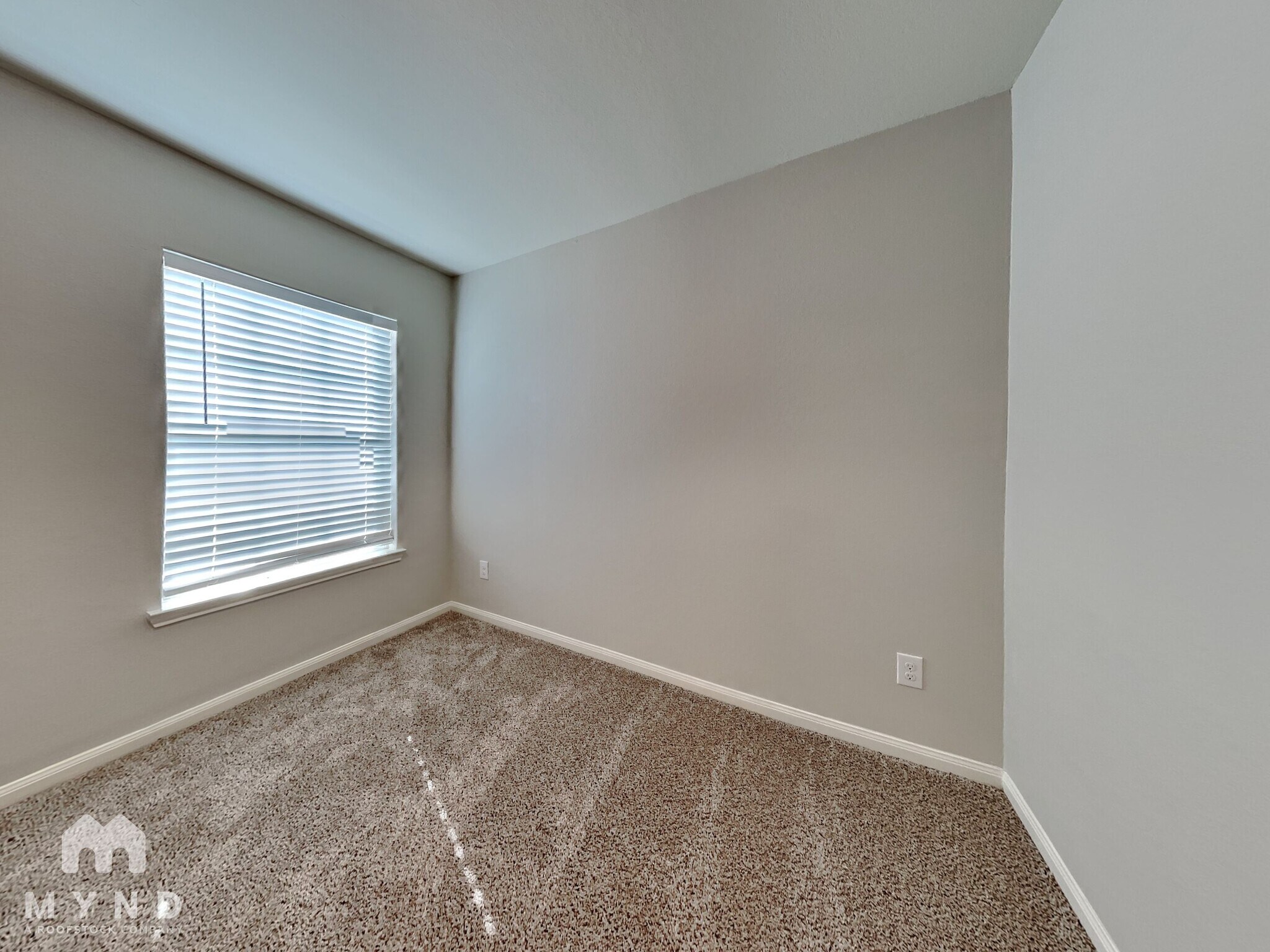 Building Photo - 5715 Rainbow Rd.