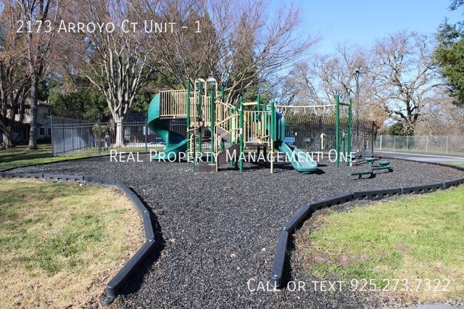 Building Photo - 2173 Arroyo Ct