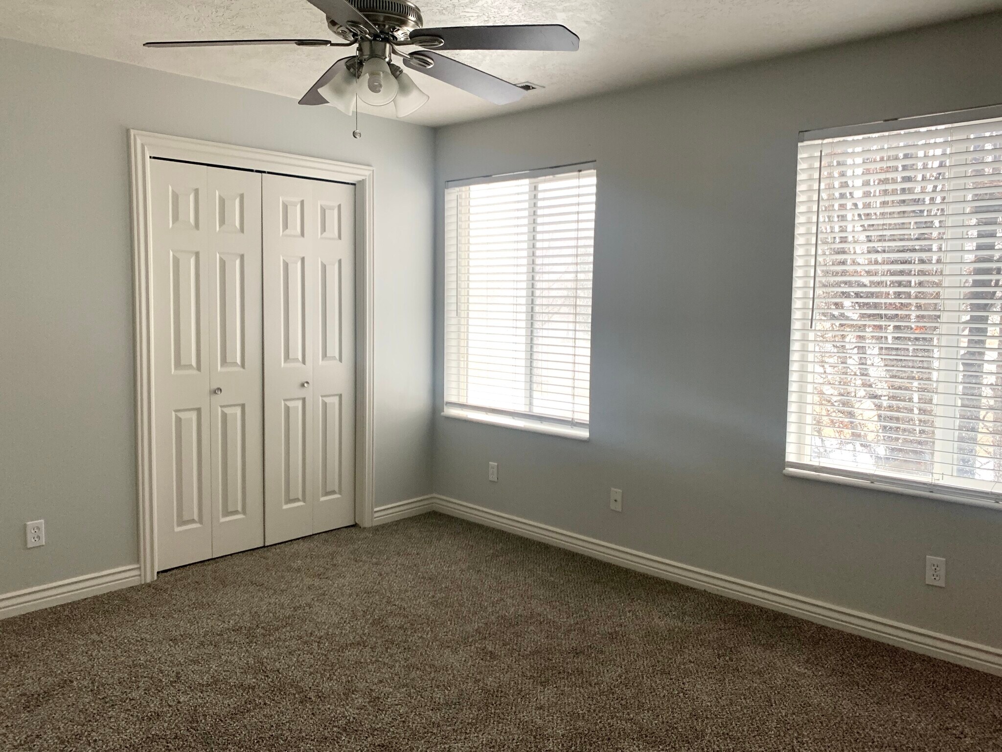 Building Photo - 33 S 900 E