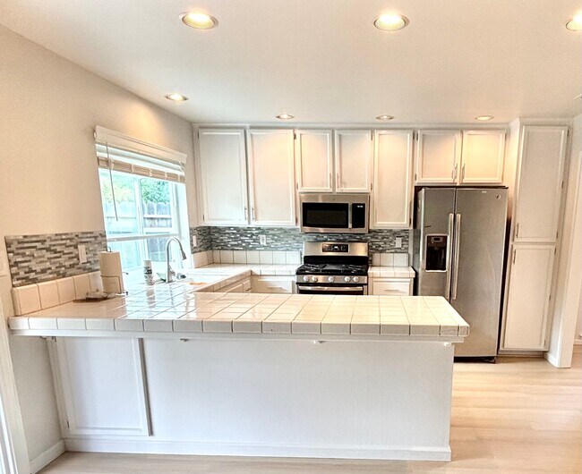 Building Photo - 8079 Darien Cir
