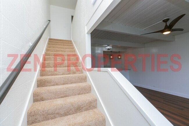 Building Photo - 1379 Hunakai St