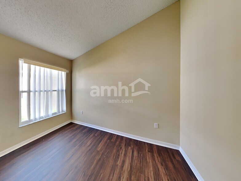 Building Photo - 2229 Hunters Greene Dr