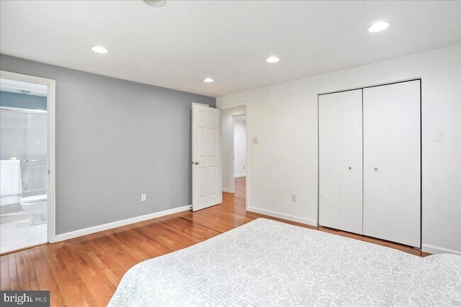 Building Photo - 2653 Fanieul Hall Ct