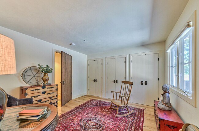 Building Photo - Luxury Living in Corral de Tierra!