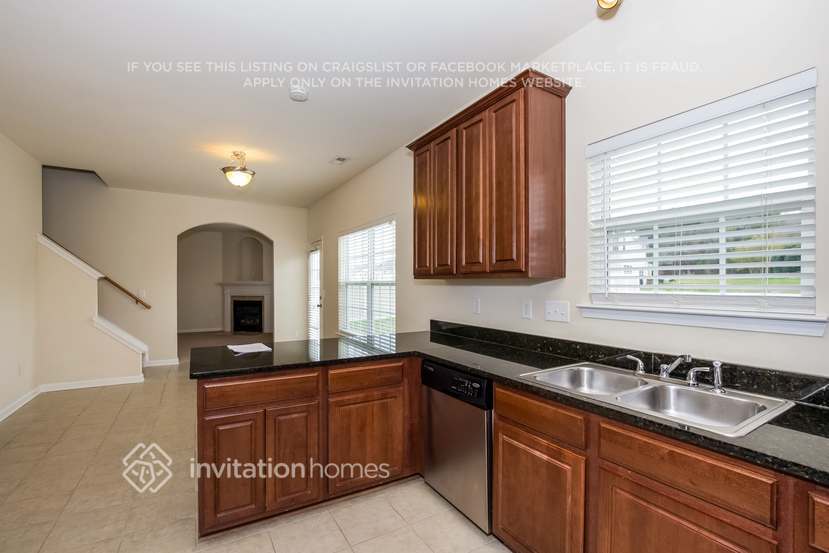 Building Photo - 1004 Oakstone Dr