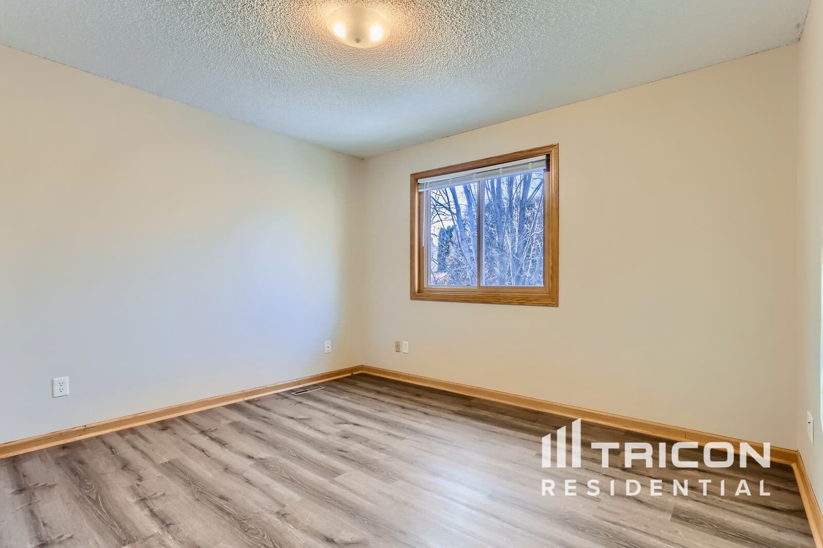 Building Photo - 4845 Orleans Ln N