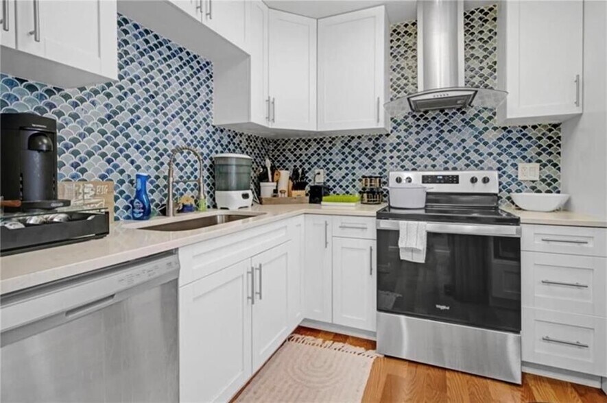 Building Photo - 2460 M.L.K. Jr Dr SW