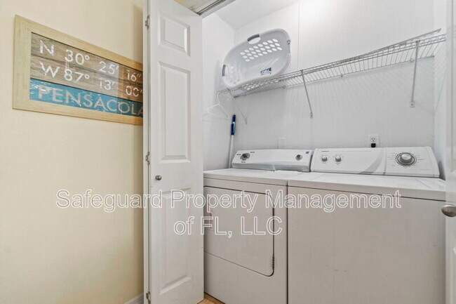 Building Photo - 1500 Via De Luna Dr