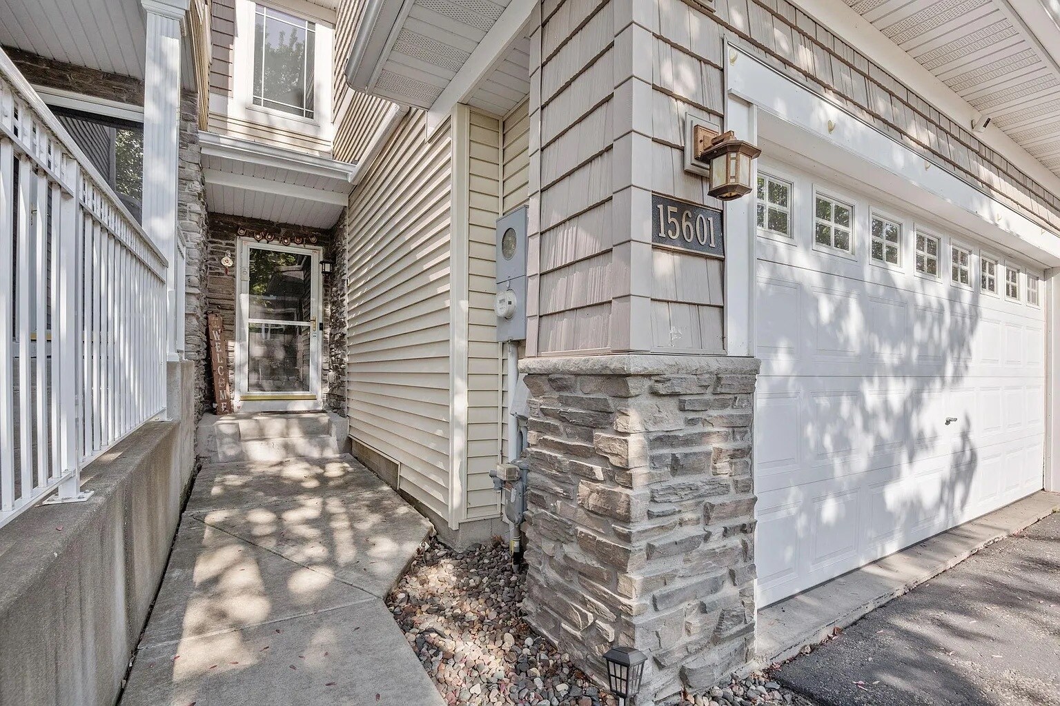 Building Photo - 15601 Lilac Dr