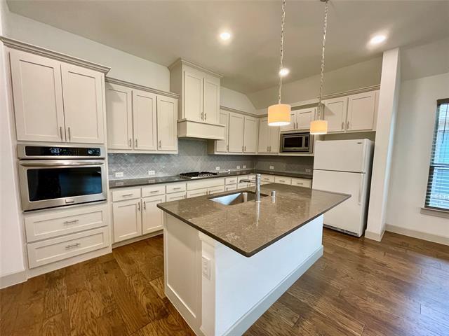 Building Photo - 2269 Lobo Ln