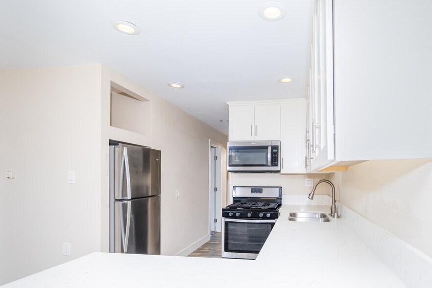 Building Photo - 603 Sunset Dr