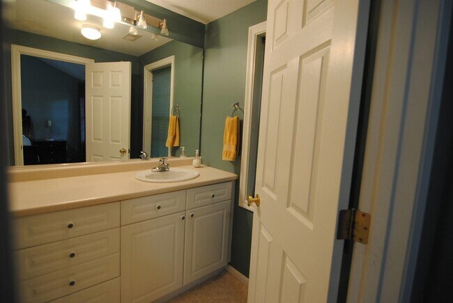 Building Photo - 81 Barrington Ave