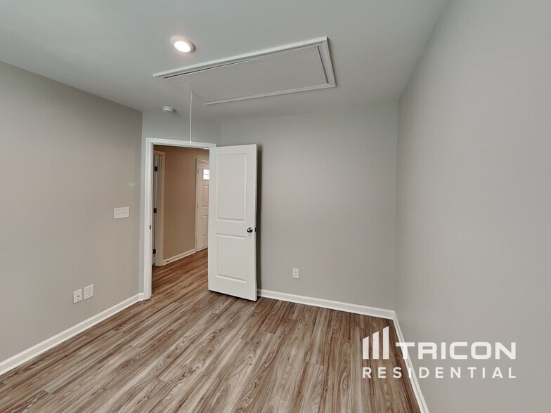 Building Photo - 513 Scribes Ln